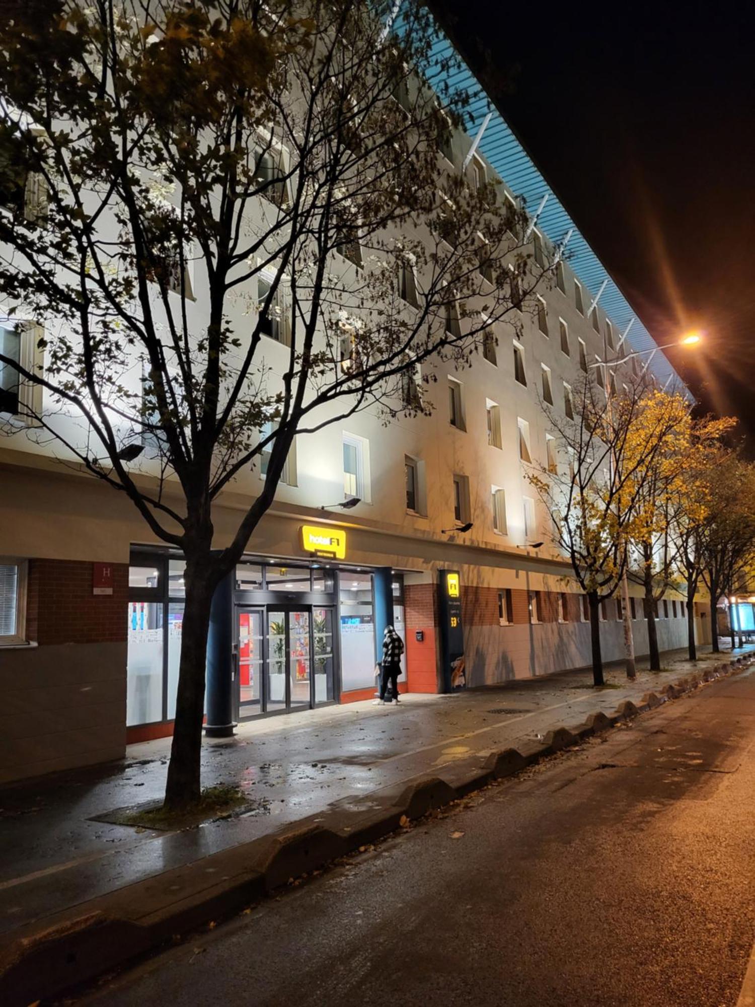 Hotelf1 Paris Porte De Montreuil Баньоле Екстер'єр фото
